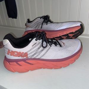 Hoka Clifton 6